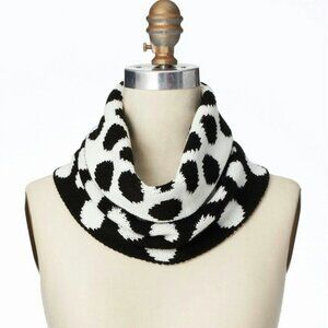 Ann Taylor Reversible Polka Dot Infinity Neck Scarf in Black And White EUC